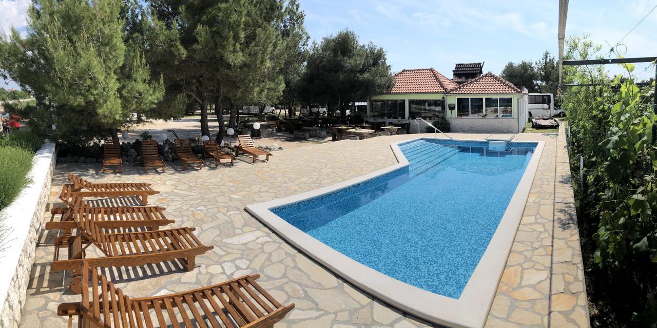 Camp Marina Ferienpark Lozovac